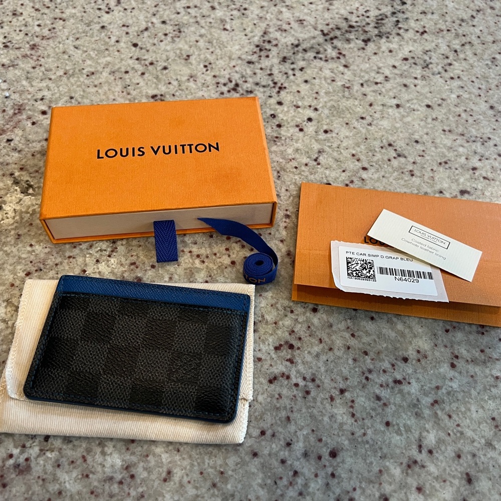 Louis Vuitton Card Holder
Damier Graphite Grey/Blue N64029 Authentic